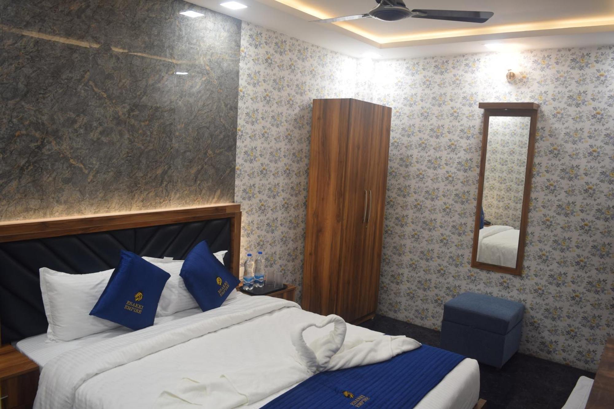 Hotel Esakki Empire Chennai Zewnętrze zdjęcie