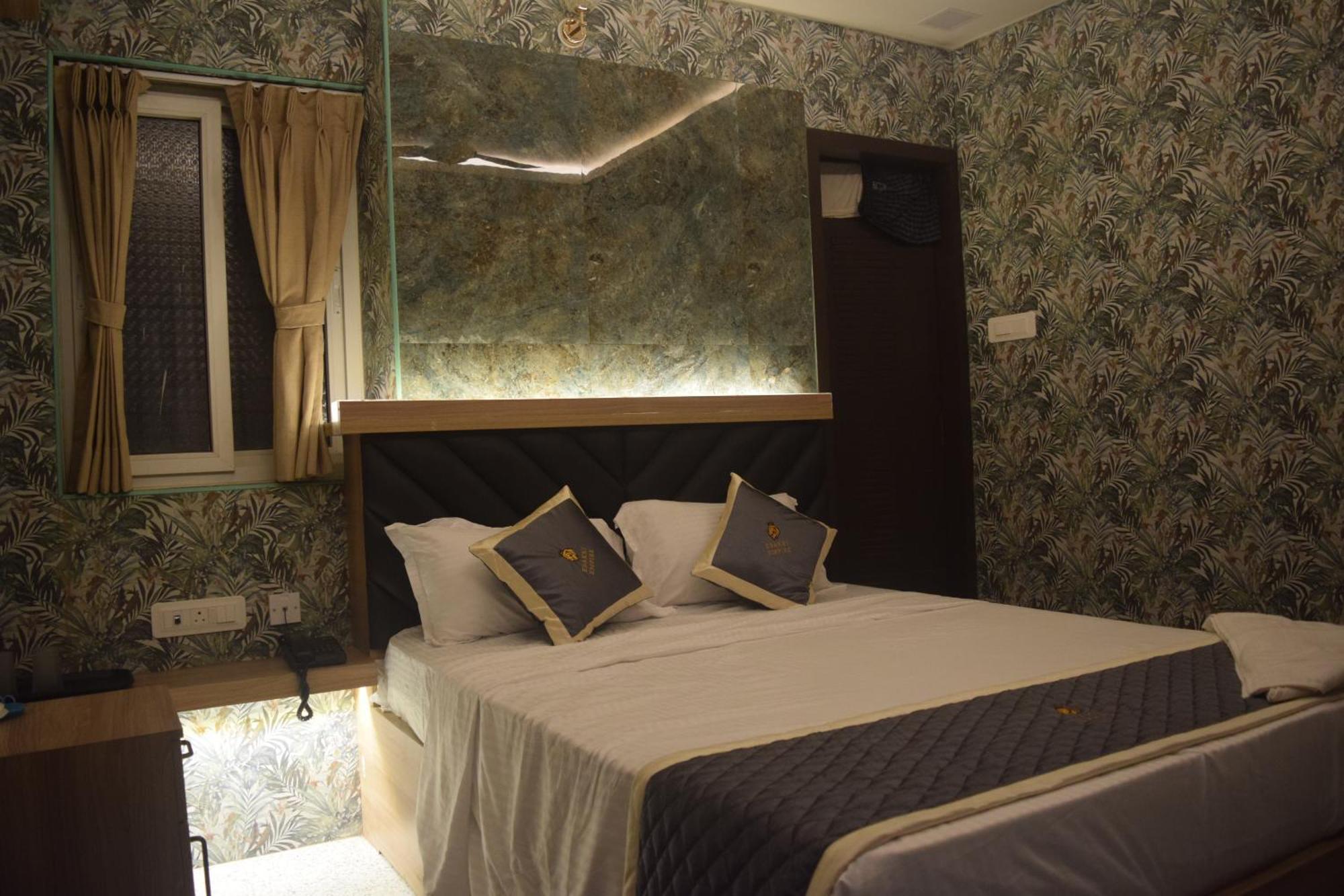 Hotel Esakki Empire Chennai Zewnętrze zdjęcie