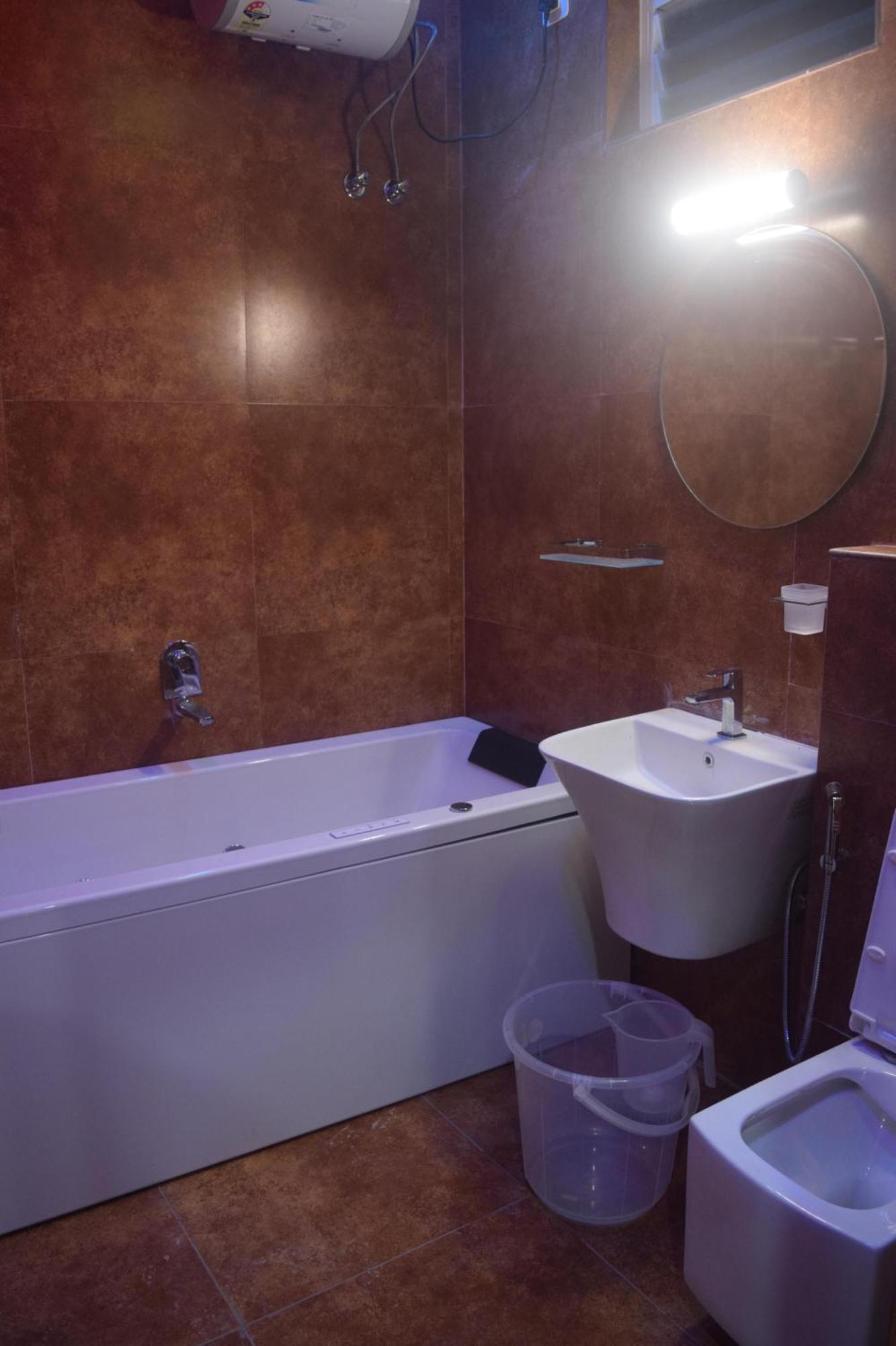 Hotel Esakki Empire Chennai Zewnętrze zdjęcie